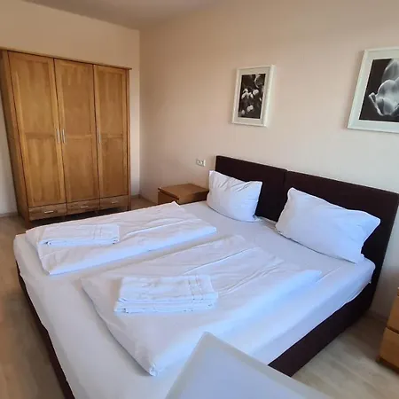 Apartment Topdomizil - 